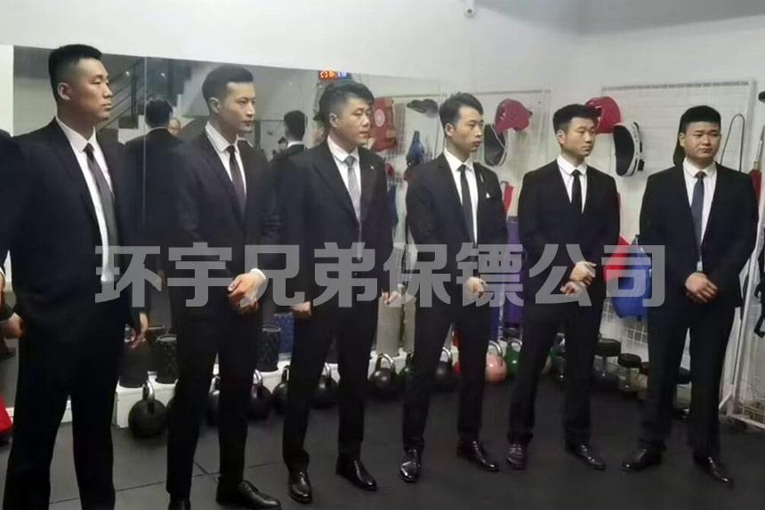 在緊急情況下，上海專業(yè)保鏢公司如何協(xié)助雇主安全撤離并處理安全隱患？